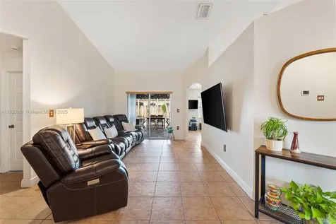 15218 SW 181st Terrace Miami FL 33187