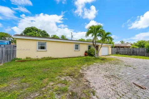2727 Hypoluxo Road Boynton Beach FL 33462