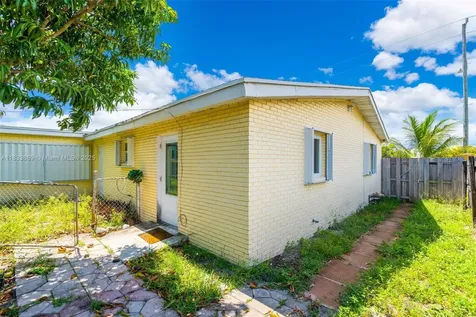 2727 Hypoluxo Road Boynton Beach FL 33462