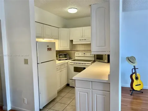 820 SW 11th Avenue Hallandale Beach FL 33009