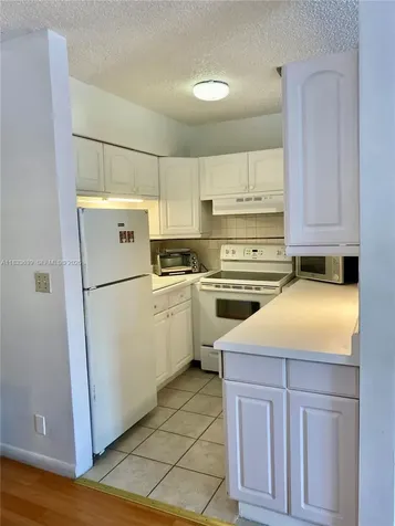 820 SW 11th Avenue Hallandale Beach FL 33009