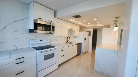 18051 Biscayne Boulevard Aventura FL 33160