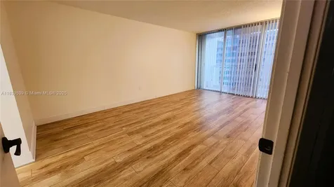 18051 Biscayne Boulevard Aventura FL 33160