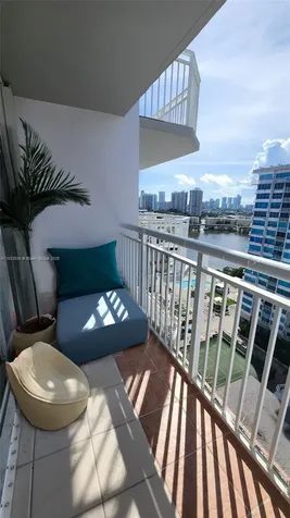 18051 Biscayne Boulevard Aventura FL 33160