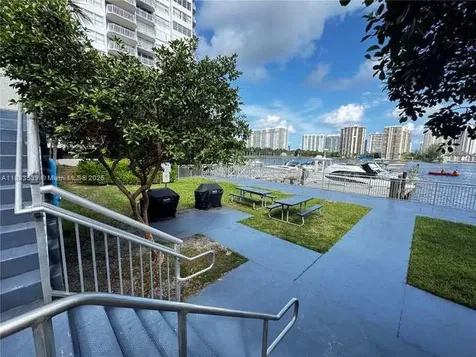 18051 Biscayne Boulevard Aventura FL 33160