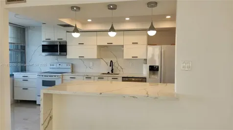 18051 Biscayne Boulevard Aventura FL 33160
