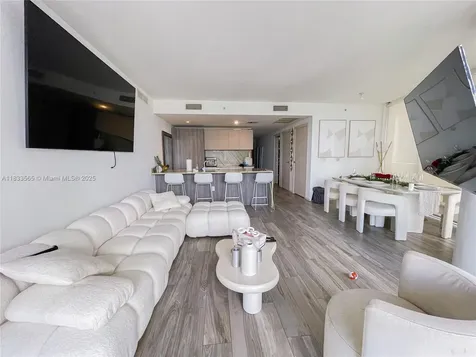 801 S Miami Avenue Miami FL 33130