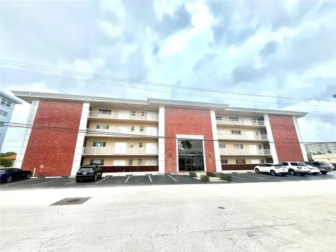 2841 NE 33rd Court Fort Lauderdale FL 33306
