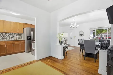 104 SW 40th Avenue Miami FL 33134