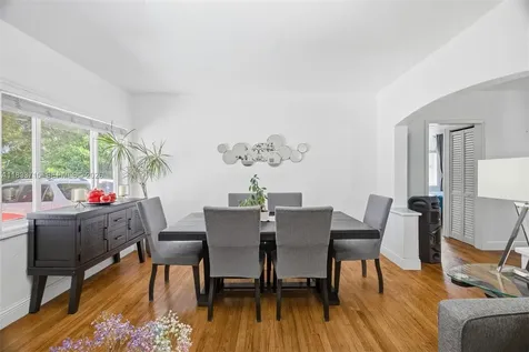 104 SW 40th Avenue Miami FL 33134