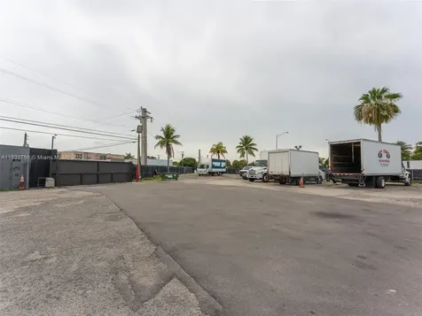 2695 NW 141st Street Opa-Locka FL 33054