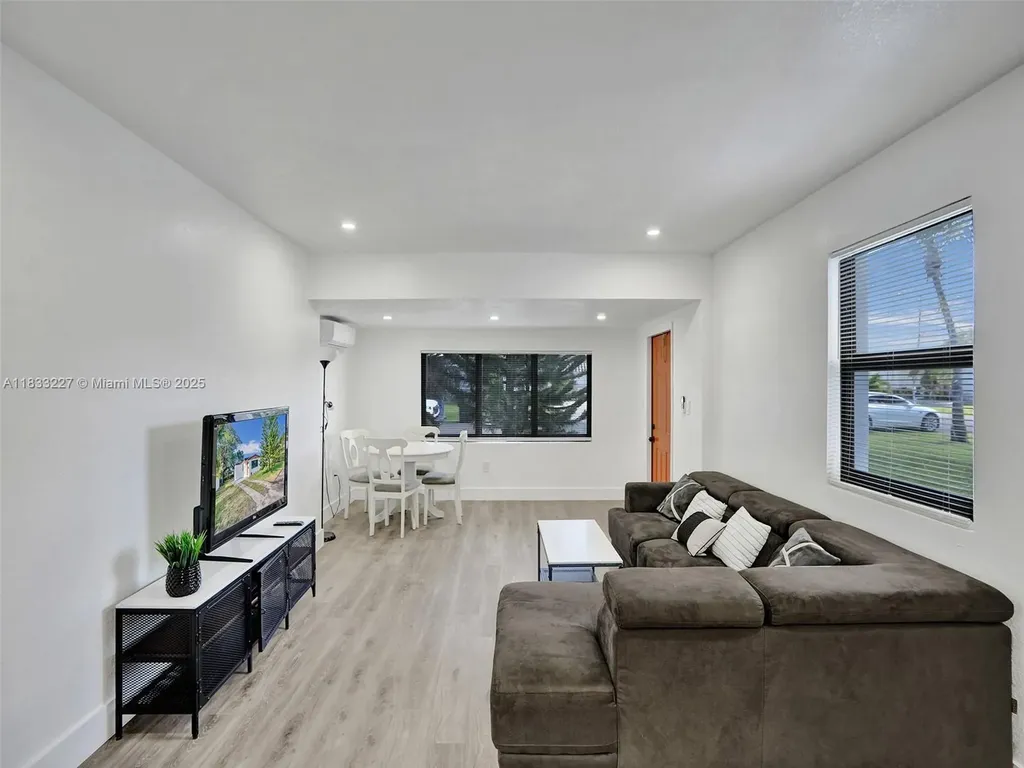 905 SW 22nd Street Fort Lauderdale FL 33315