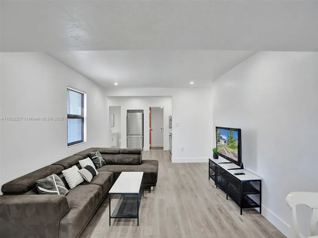 905 SW 22nd Street Fort Lauderdale FL 33315