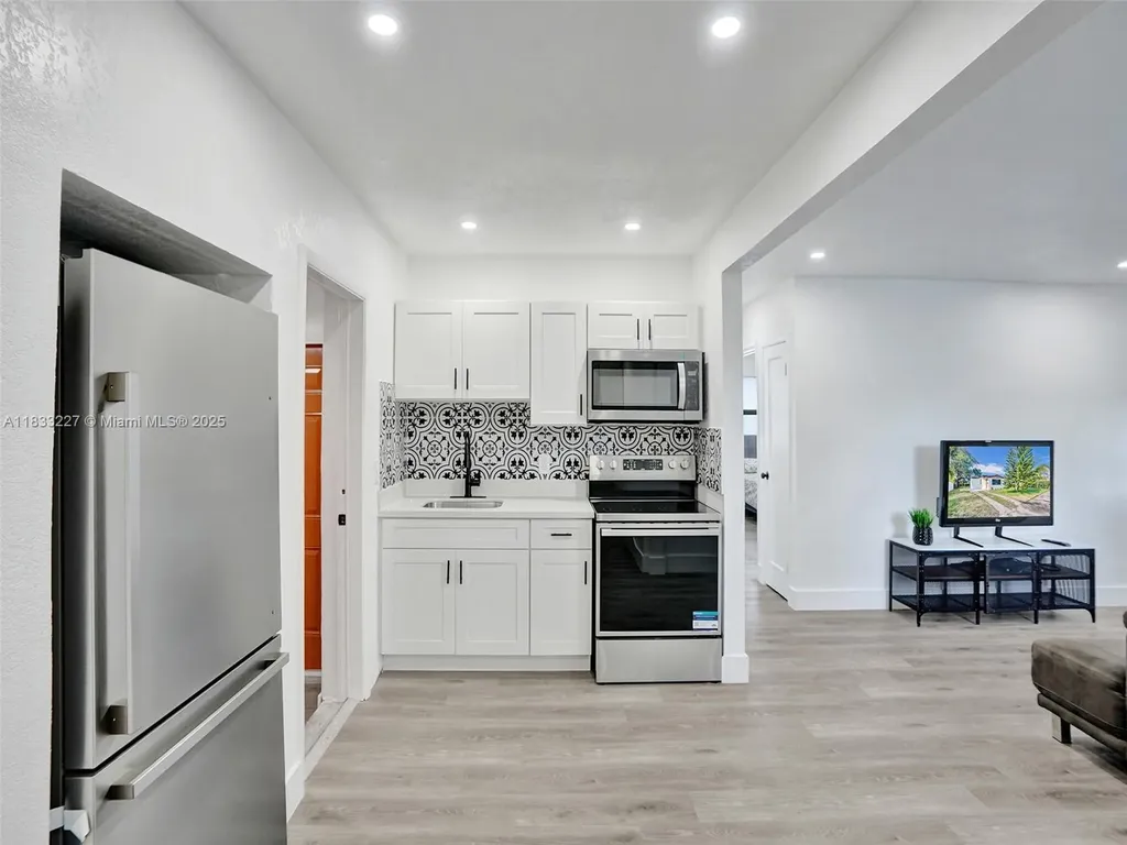 905 SW 22nd Street Fort Lauderdale FL 33315