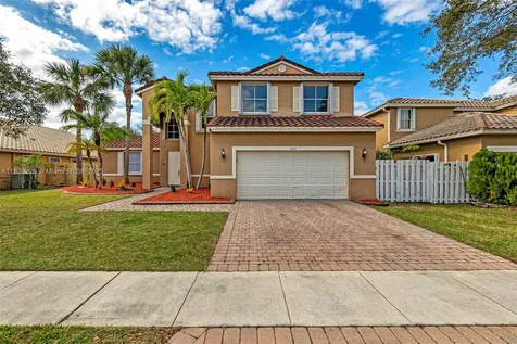 860 SW 191st Avenue Pembroke Pines FL 33029