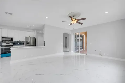 860 SW 191st Avenue Pembroke Pines FL 33029