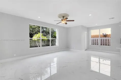 860 SW 191st Avenue Pembroke Pines FL 33029