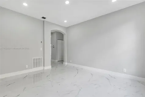 860 SW 191st Avenue Pembroke Pines FL 33029