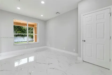 860 SW 191st Avenue Pembroke Pines FL 33029