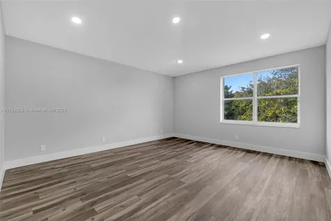 860 SW 191st Avenue Pembroke Pines FL 33029