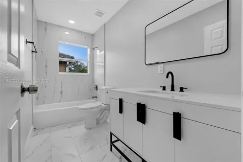 860 SW 191st Avenue Pembroke Pines FL 33029