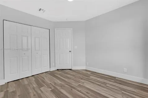 860 SW 191st Avenue Pembroke Pines FL 33029
