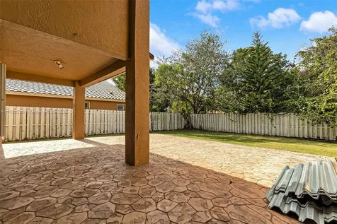 860 SW 191st Avenue Pembroke Pines FL 33029