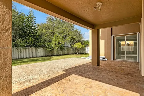 860 SW 191st Avenue Pembroke Pines FL 33029