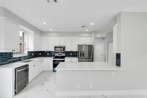 860 SW 191st Avenue Pembroke Pines FL 33029