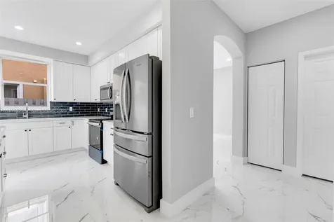 860 SW 191st Avenue Pembroke Pines FL 33029