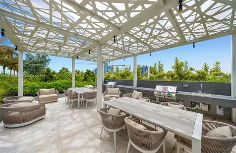 580 72 Miami Beach FL 331441