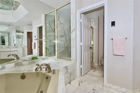 3900 Island Boulevard Aventura FL 33160