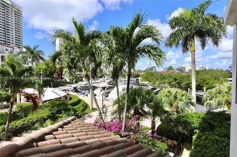 3900 Island Boulevard Aventura FL 33160