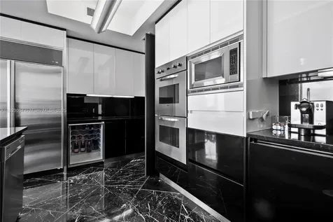 1425 Brickell Avenue Miami FL 33131