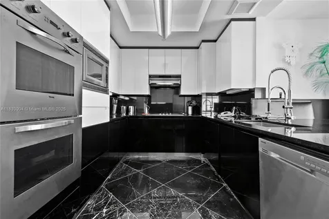 1425 Brickell Avenue Miami FL 33131