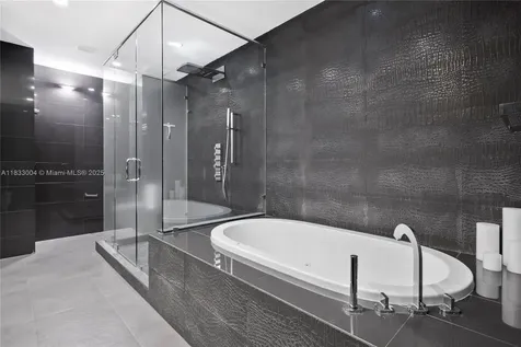 1425 Brickell Avenue Miami FL 33131