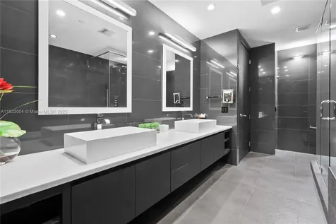 1425 Brickell Avenue Miami FL 33131