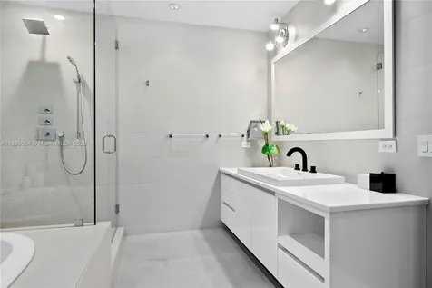 1425 Brickell Avenue Miami FL 33131