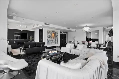 1425 Brickell Avenue Miami FL 33131