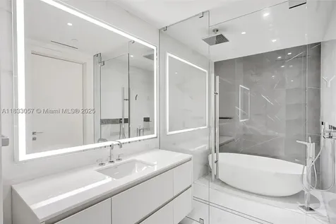 300 Biscayne Boulevard Way Miami FL 33131