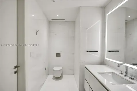 300 Biscayne Boulevard Way Miami FL 33131