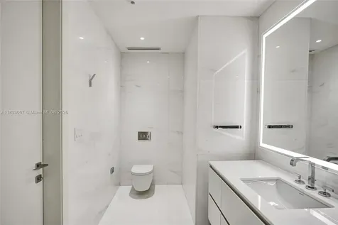 300 Biscayne Boulevard Way Miami FL 33131