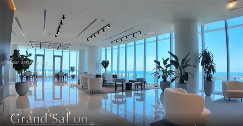 300 Biscayne Blvd Way Miami FL 33131