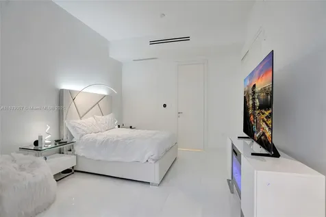 300 Biscayne Boulevard Way Miami FL 33131