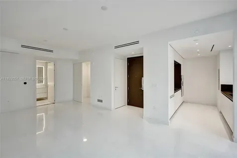 300 Biscayne Blvd Way Miami FL 33131
