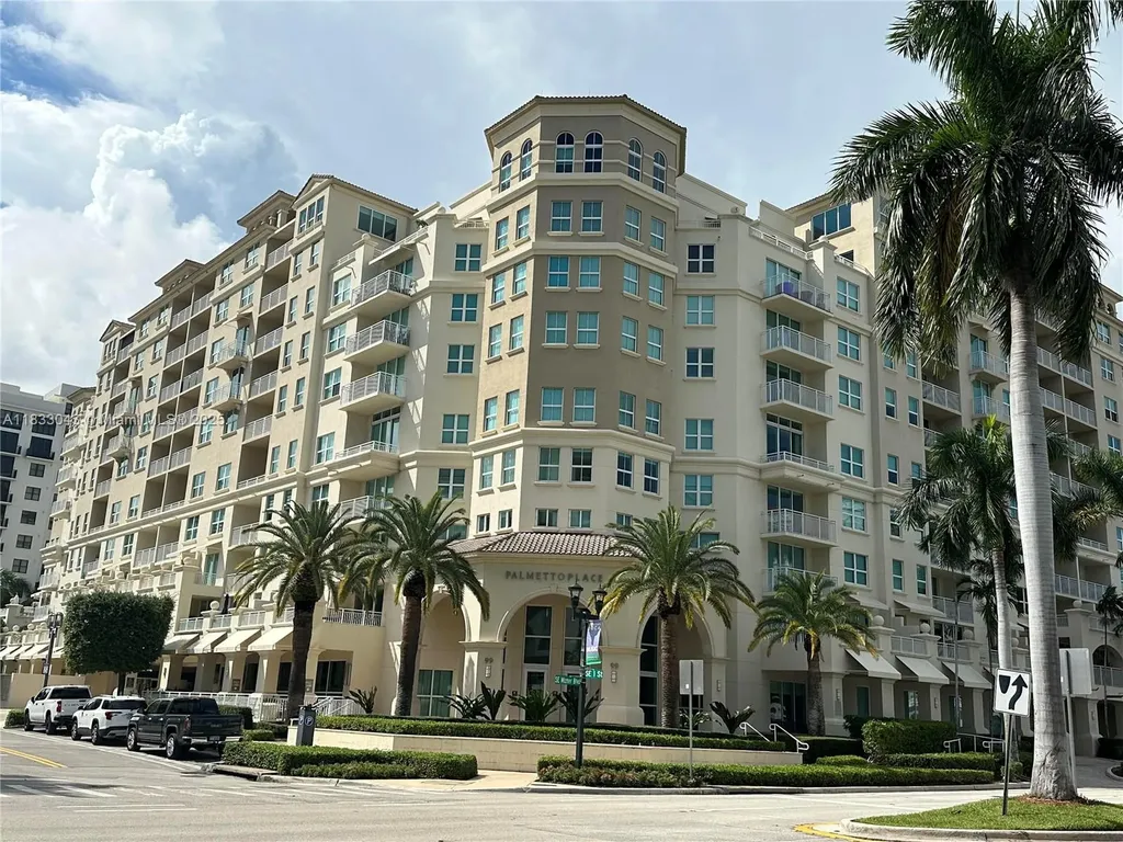 99 SE Mizner Boulevard Boca Raton FL 33432