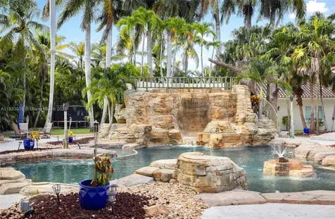 7245 SW 104th Street Pinecrest FL 33156