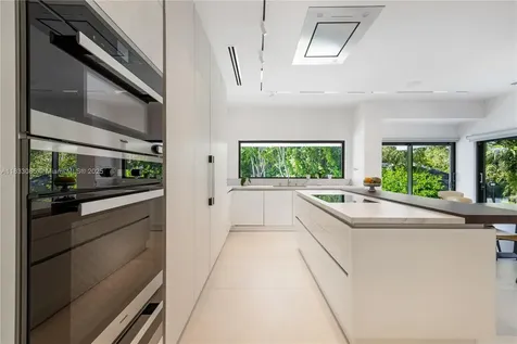 7180 E Lago Drive Coral Gables FL 33143