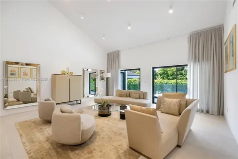 7180 E Lago Drive Coral Gables FL 33143
