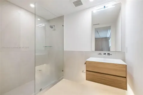7180 E Lago Drive Coral Gables FL 33143